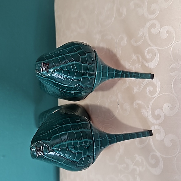 very beautiful color shoes - Picture 5 of 8